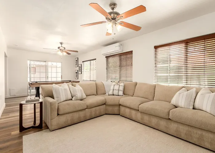 Holiday home Stylish Val Vista 3br Yard Putting