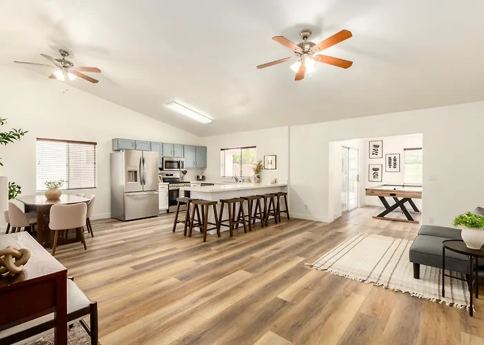 Holiday home Stylish Val Vista 3br Yard Putting *