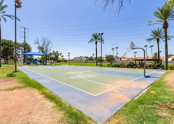 Holiday home Stylish Val Vista 3br Yard Putting *